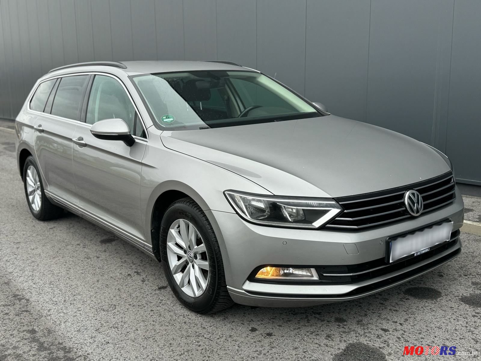 2016' Volkswagen Passat Variant photo #2