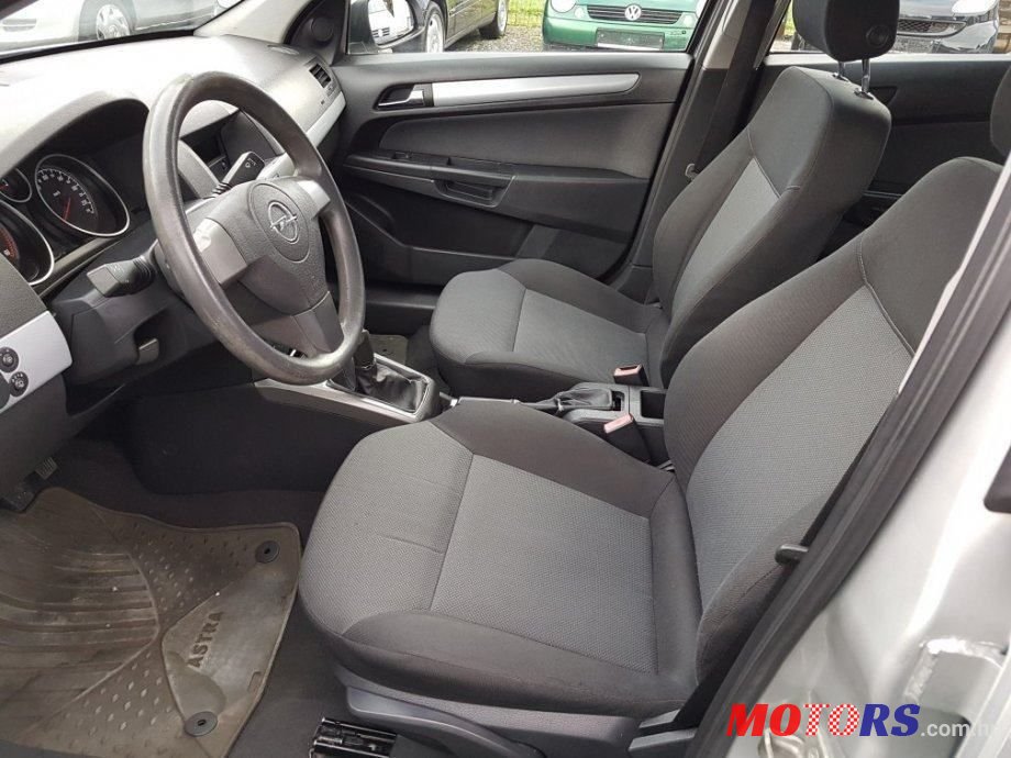 2006' Opel Astra Karavan photo #5