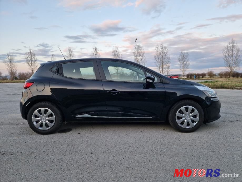 2013' Renault Clio Dci 75 photo #5