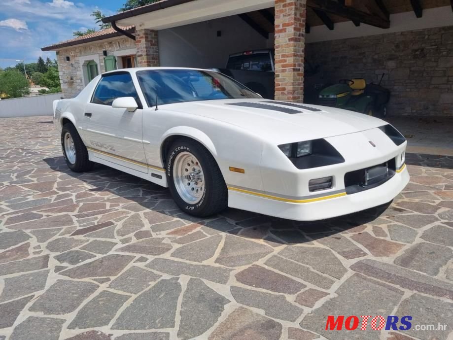 1988' Chevrolet Camaro photo #1