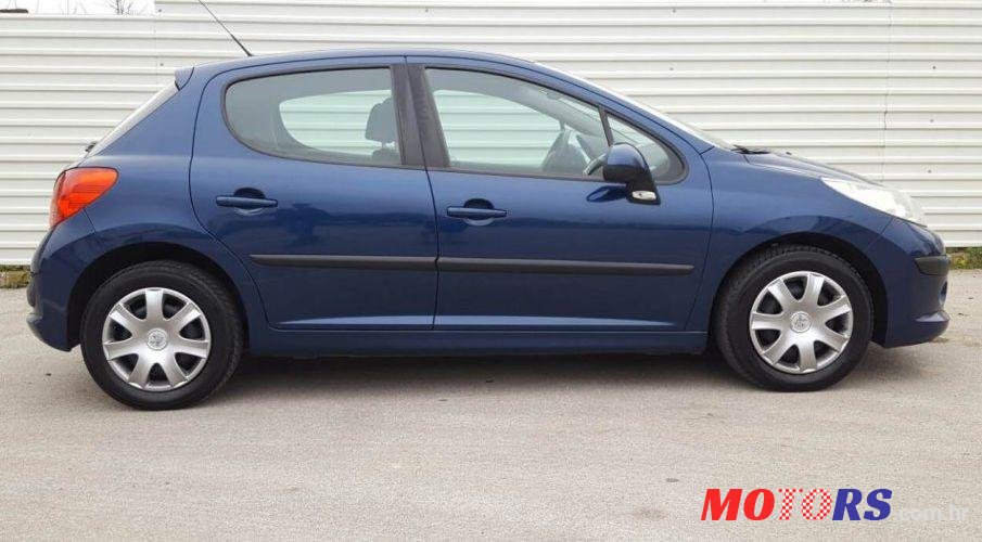 2006' Peugeot 207 1,6 16V photo #1