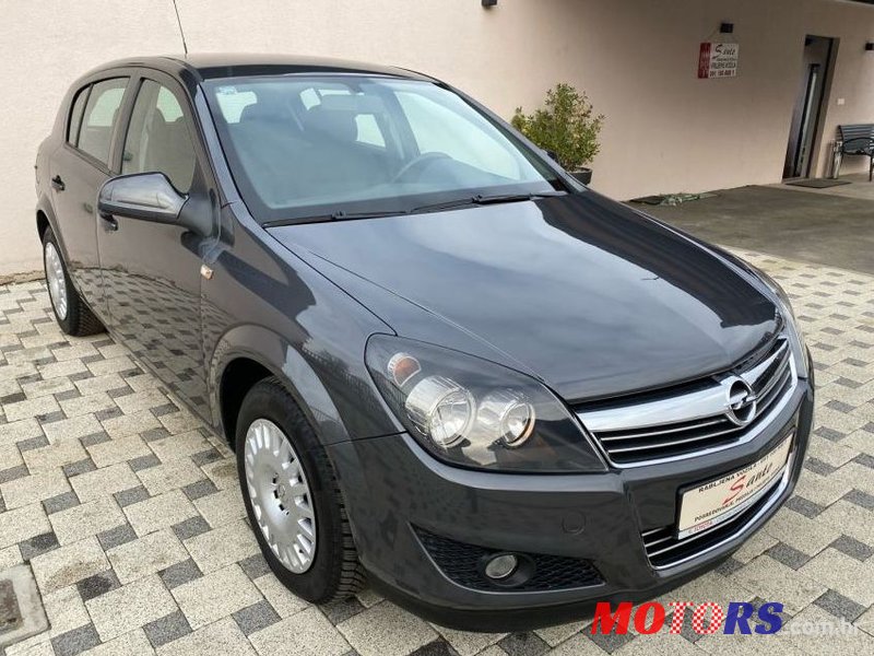 2012' Opel Astra 1,7 Cdti photo #1