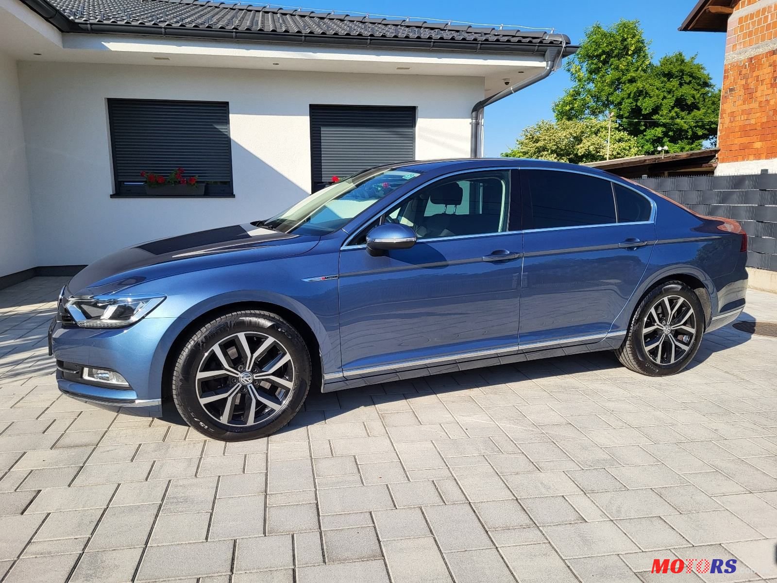 2016' Volkswagen Passat photo #2