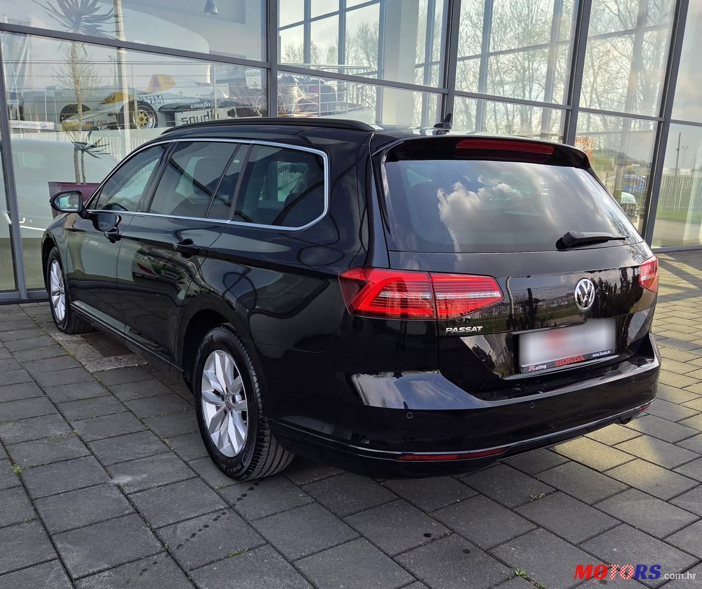 2019' Volkswagen Passat Variant photo #6