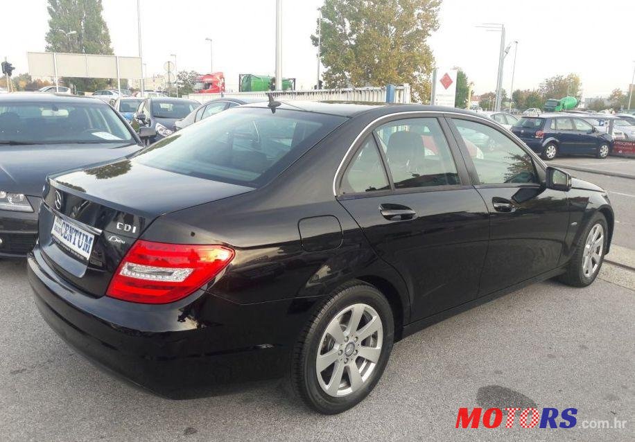 2011' Mercedes-Benz C-Klasa photo #1