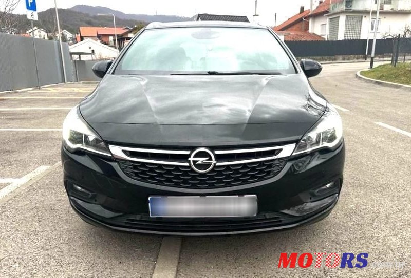 2017' Opel Astra 1.6 Cdti photo #2
