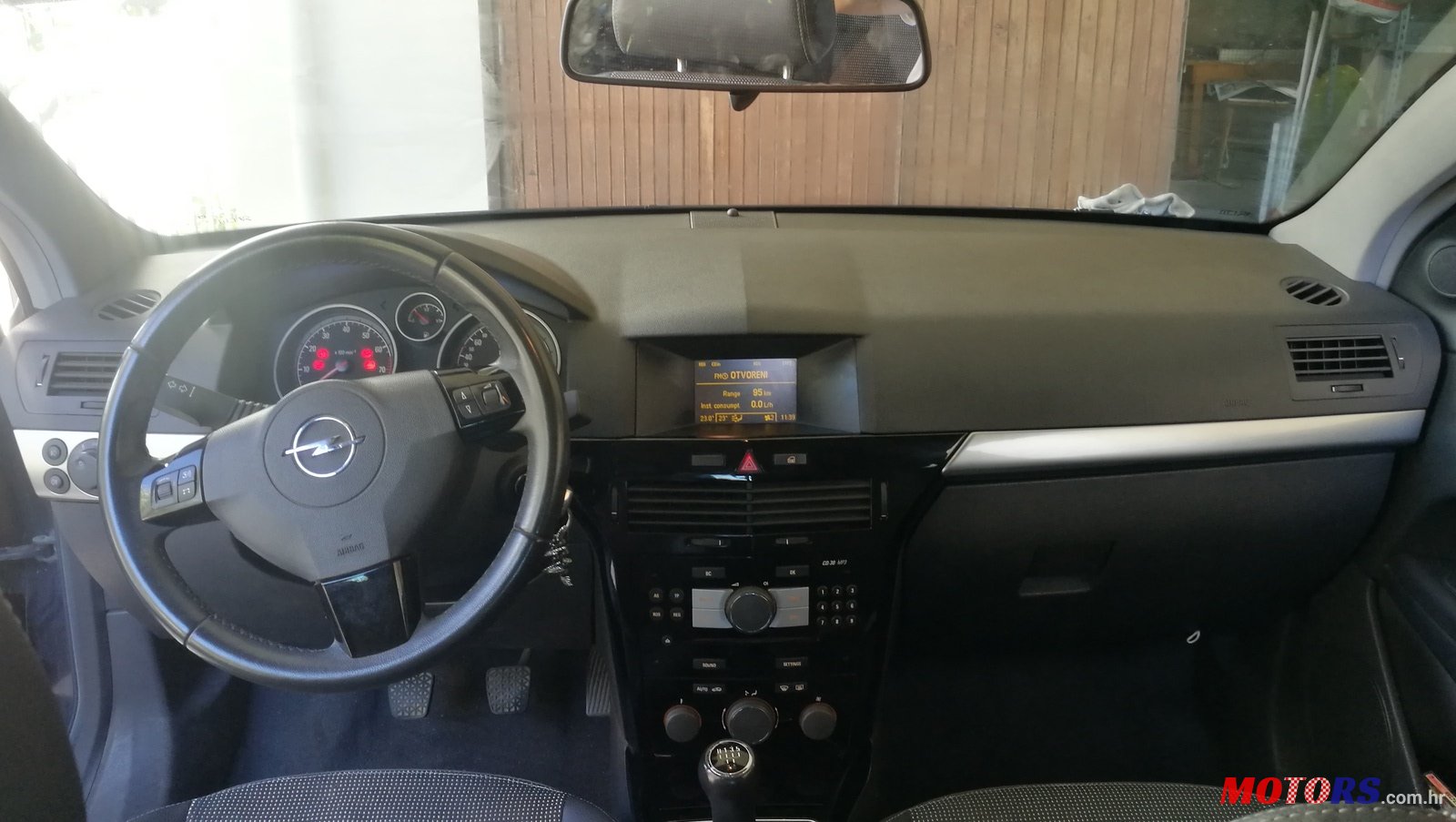 2007' Opel Astra GTC photo #1