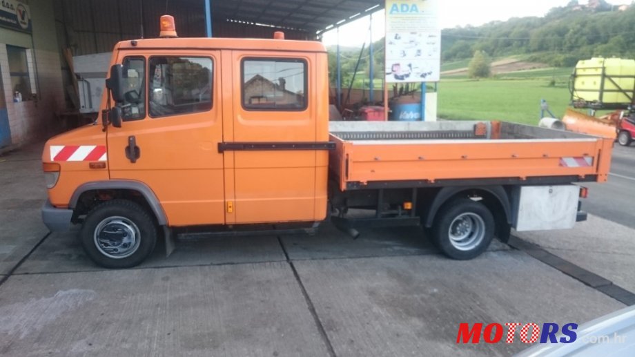 2005' Mercedes-Benz 614D photo #1