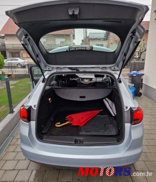 2018' Opel Astra Karavan photo #5