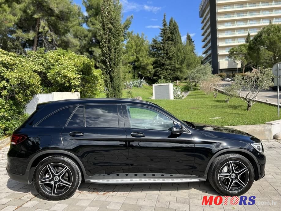 2020' Mercedes-Benz GLC 220 D 4Matic photo #6