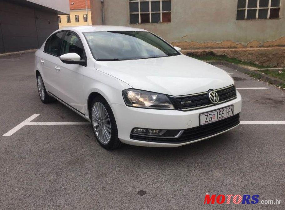 2012' Volkswagen Passat 1,6 Tdi photo #1