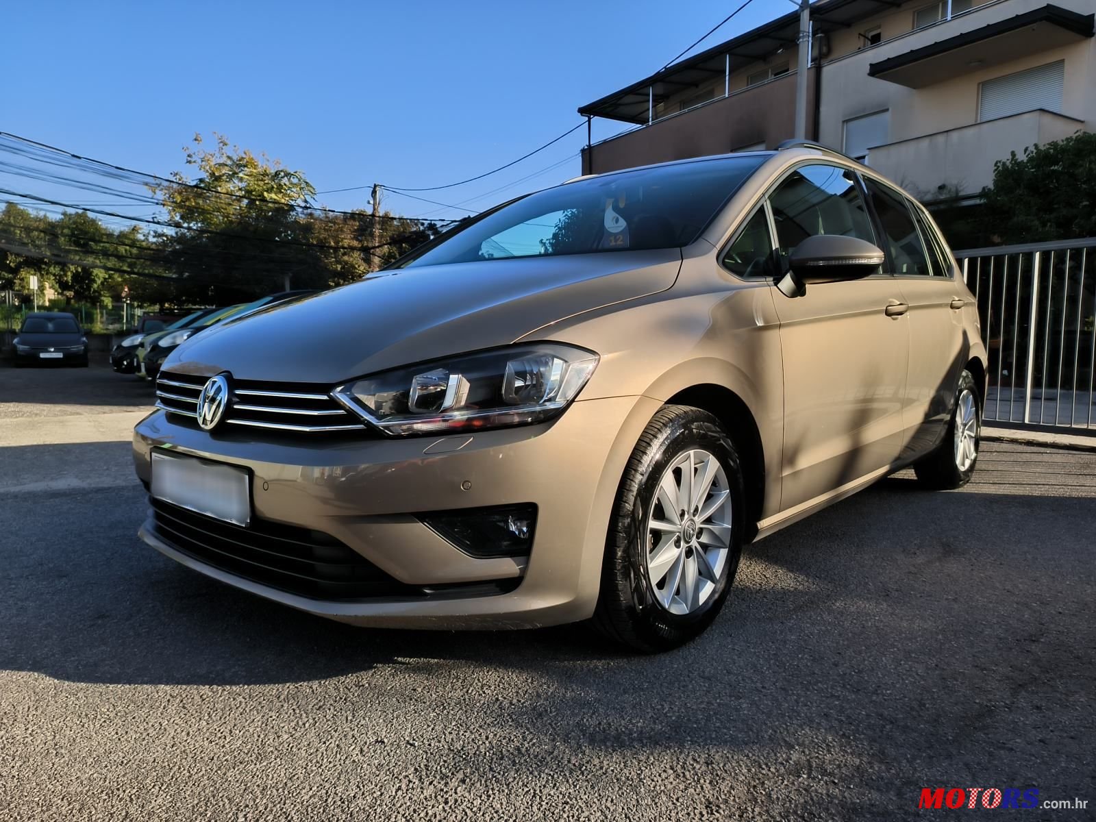 2016' Volkswagen Golf Sportsvan photo #1