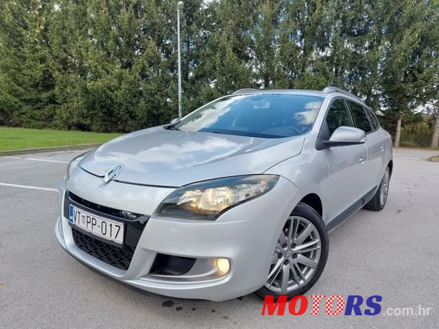 2010' Renault Megane Grandtour photo #1