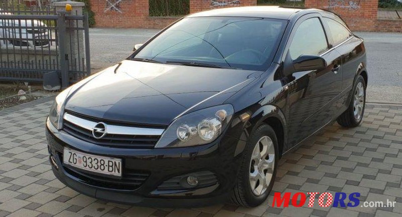 2006' Opel Astra Coupe photo #1