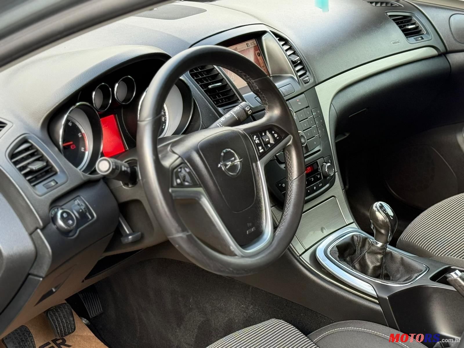 2012' Opel Insignia Karavan photo #6