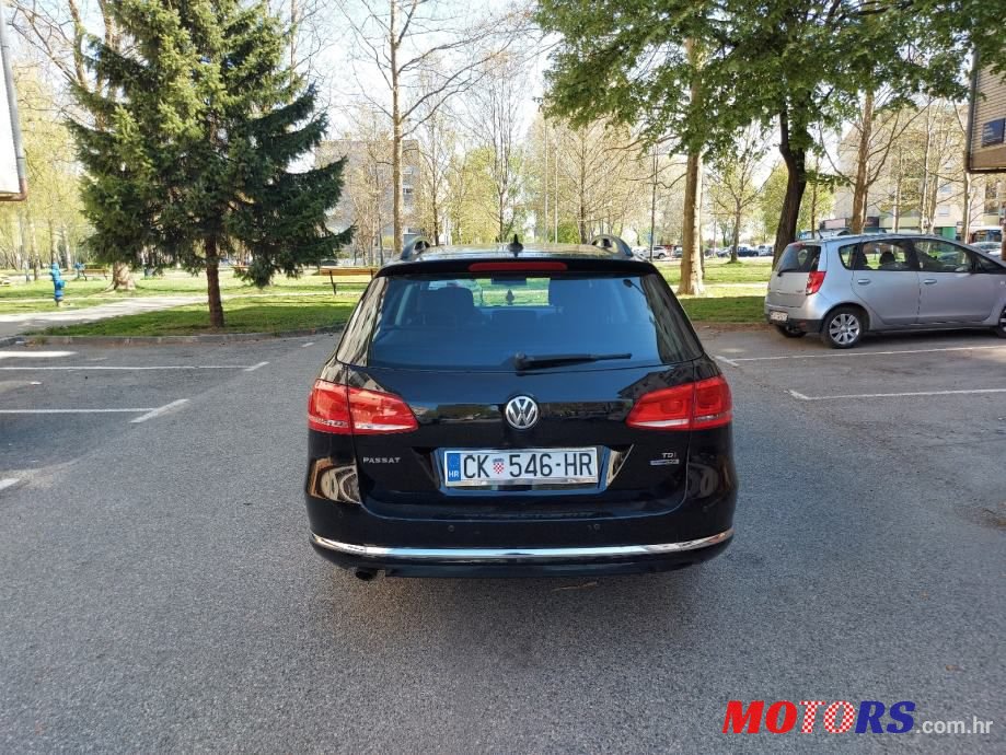 2011' Volkswagen Passat Variant photo #4