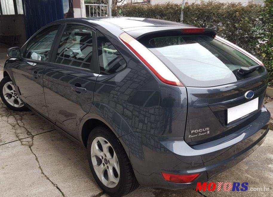 2010' Ford Focus 1,6 photo #1