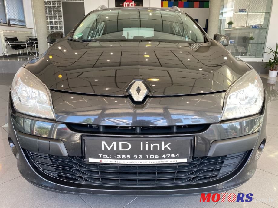 2010' Renault Megane Grandtour photo #3