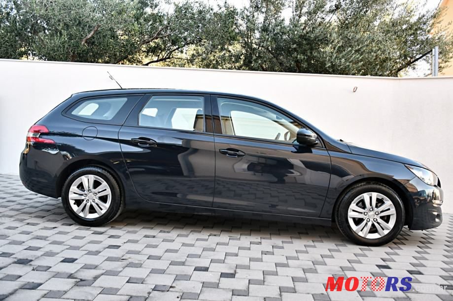2016' Peugeot 308 photo #3