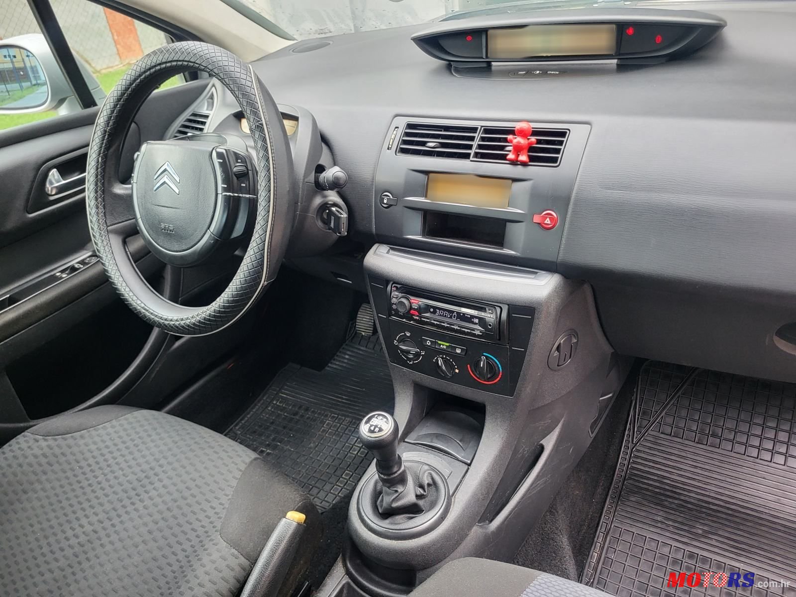 2005' Citroen C4 1,4 I 16V X photo #2