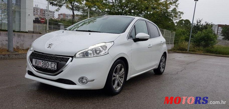 2012' Peugeot 208 photo #3