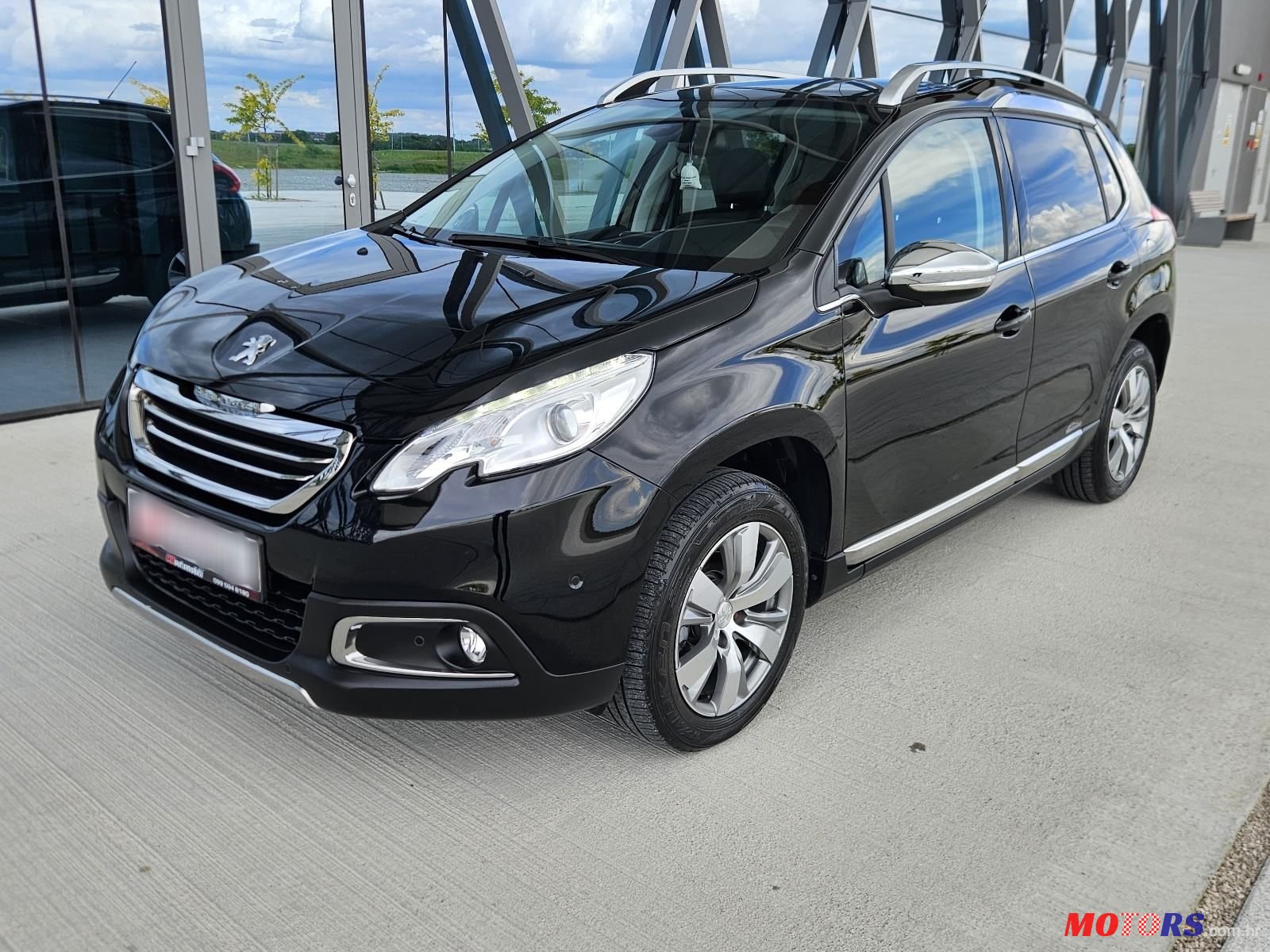 2015' Peugeot 2008 1,2 photo #2