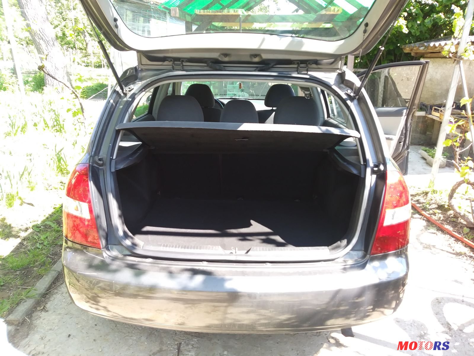 2005' Kia Cerato photo #1