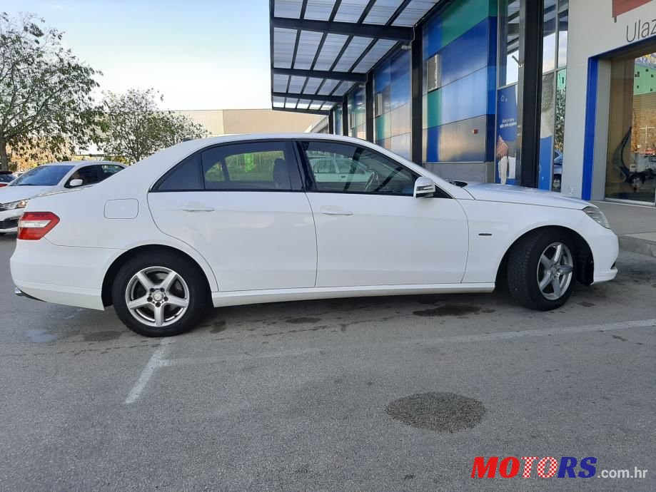 2010' Mercedes-Benz E-Klasa 200 Cdi photo #2