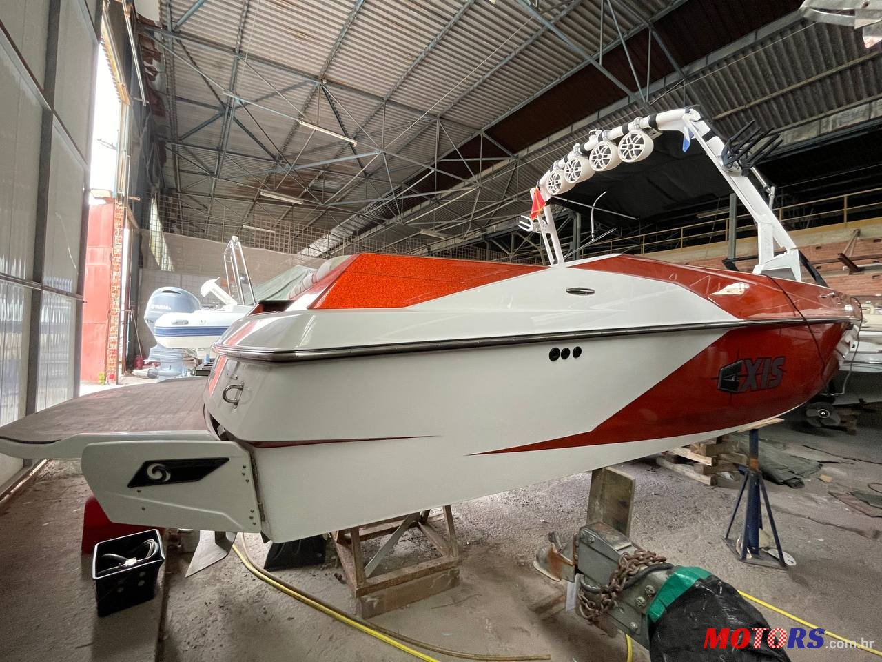 2020' Malibu Axis A24 photo #2