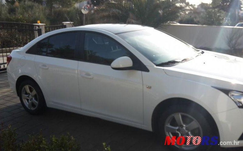 2011' Chevrolet Cruze 1,6 Ls photo #1