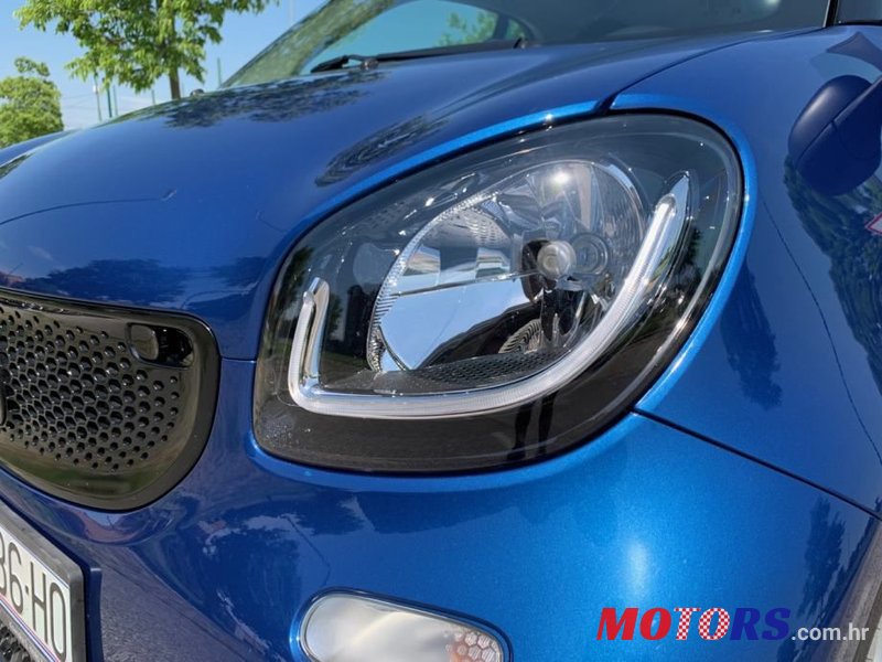 2019' Smart Fortwo photo #6