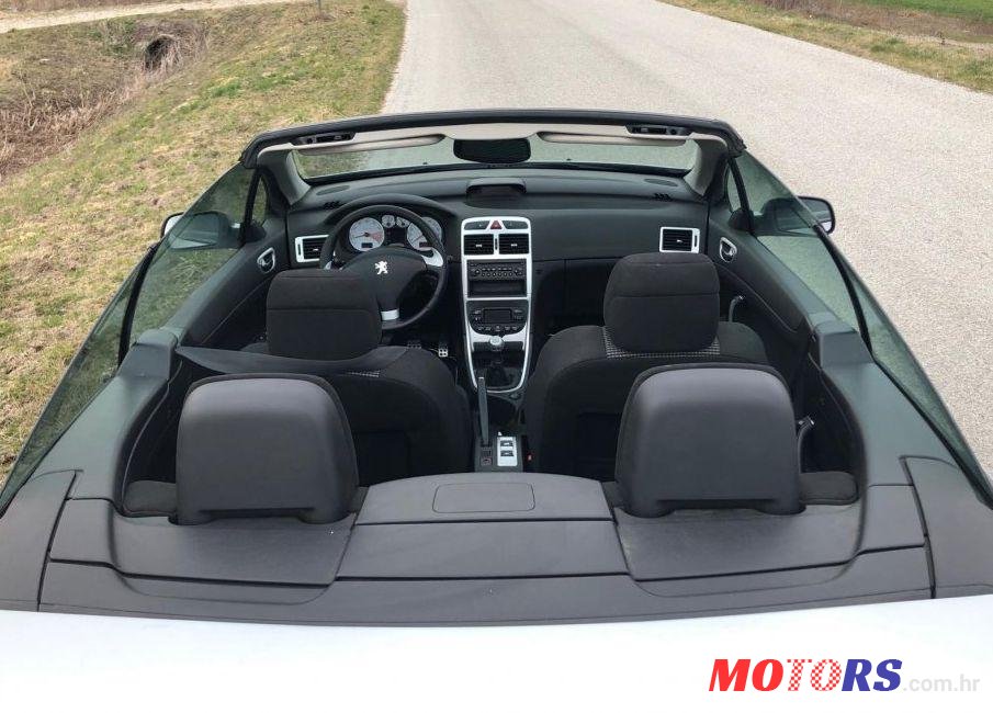 2004' Peugeot 307 Cc 2,0 16V photo #3