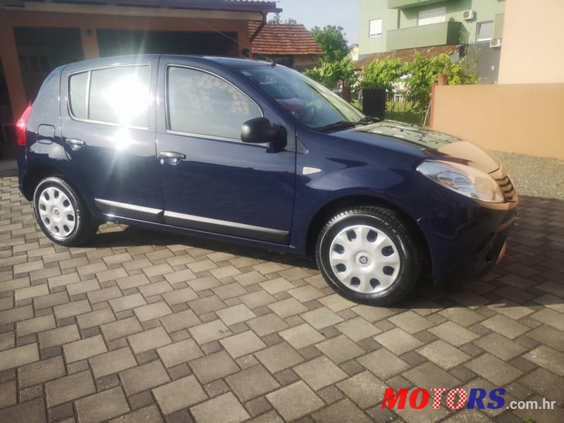 2011' Dacia Sandero 1,5 Dci photo #1