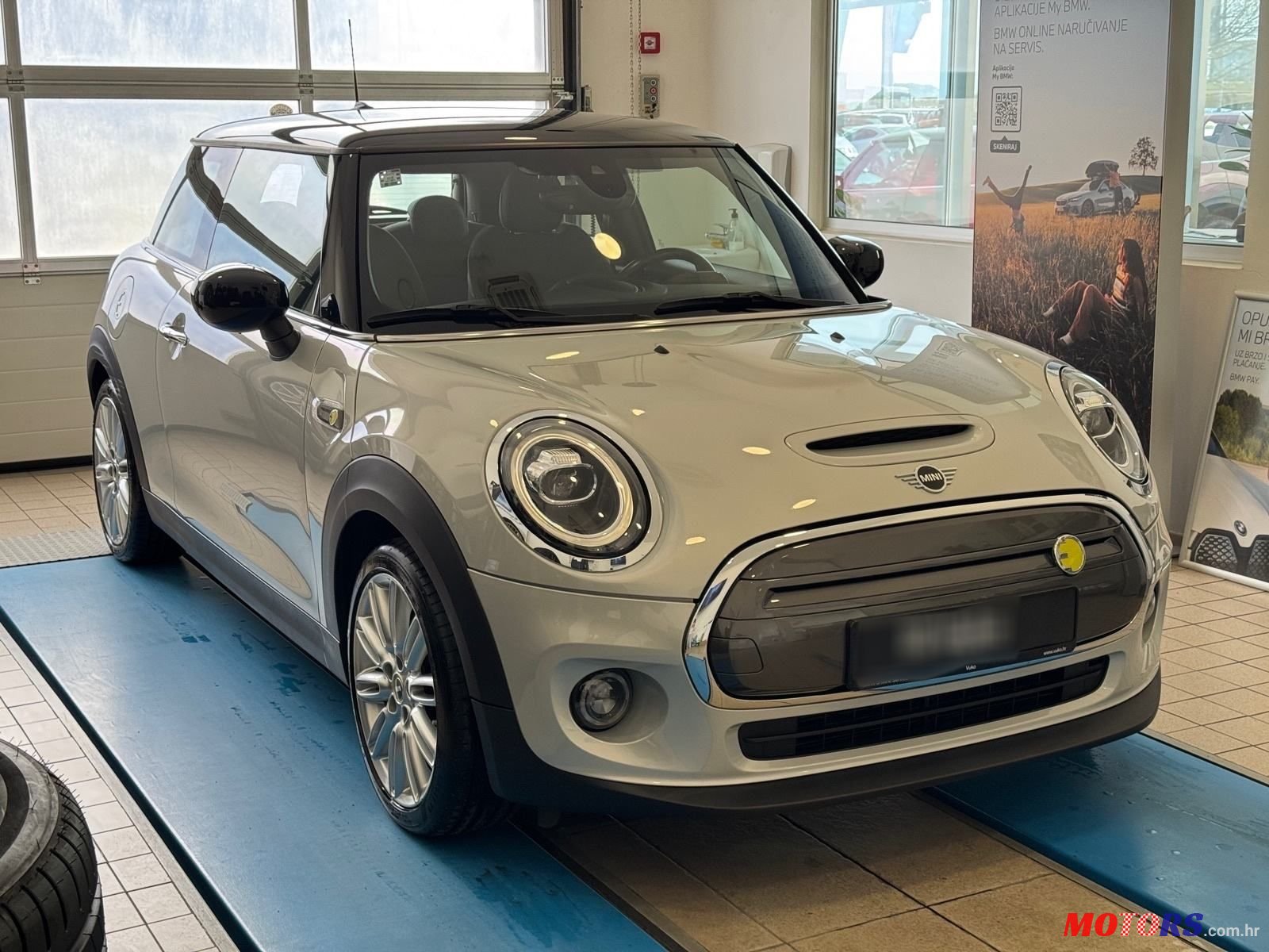 2020' MINI Cooper Se photo #1