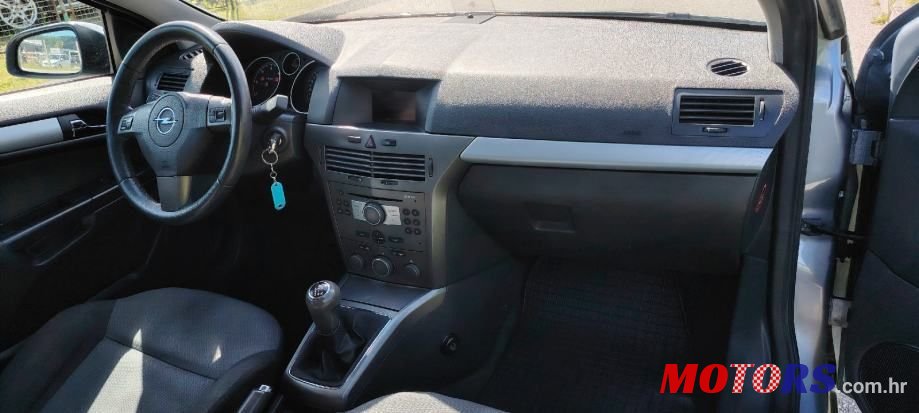 2006' Opel Astra 1,7 Cdti photo #6