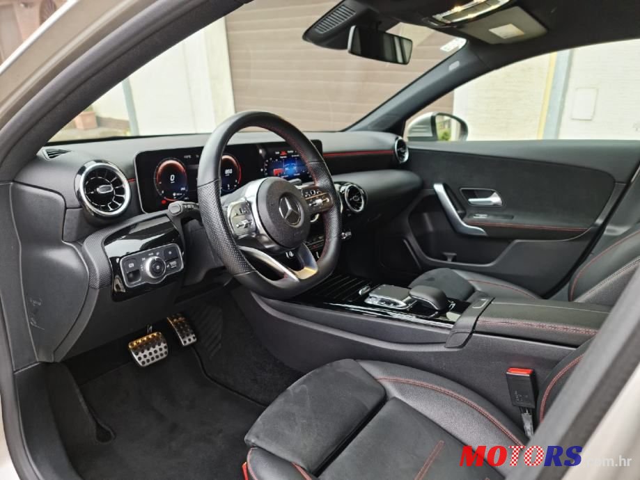 2019' Mercedes-Benz A-Klasa 180 D photo #4