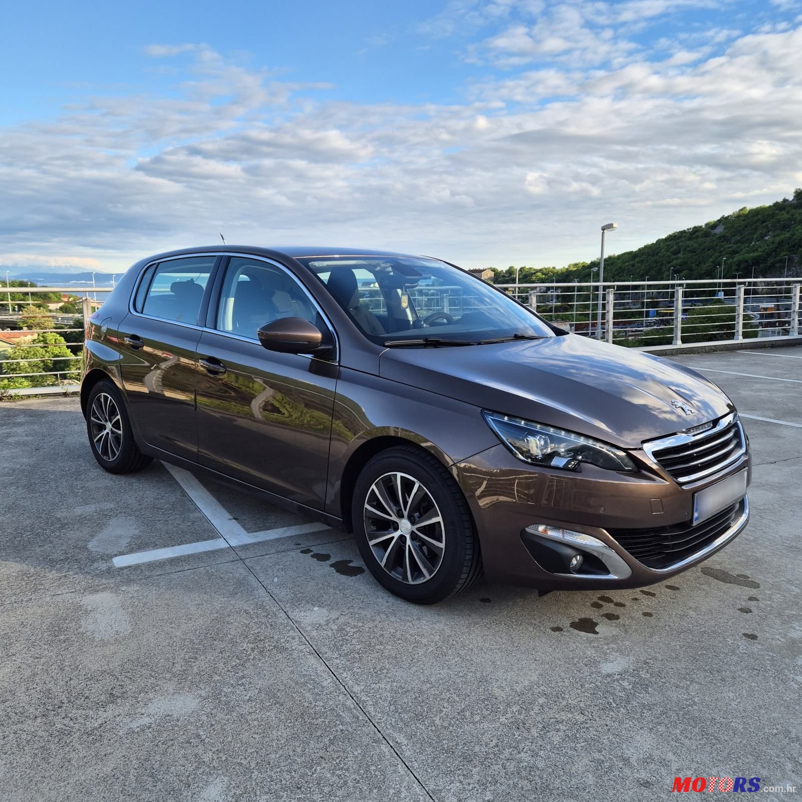 2015' Peugeot 308 1,6 Bluehdi photo #2