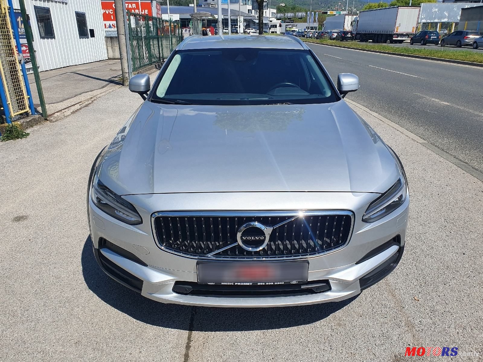 2019' Volvo V90 Cross Country photo #2