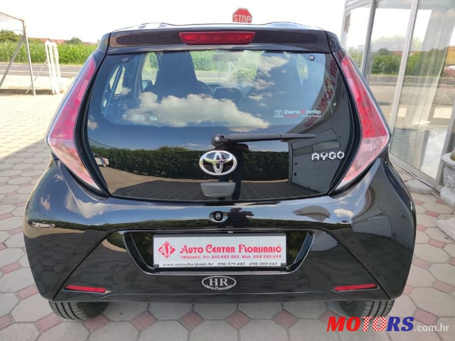 2017' Toyota Aygo photo #6