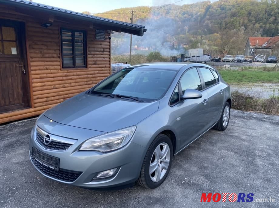 2011' Opel Astra 1,7 Cdti photo #1