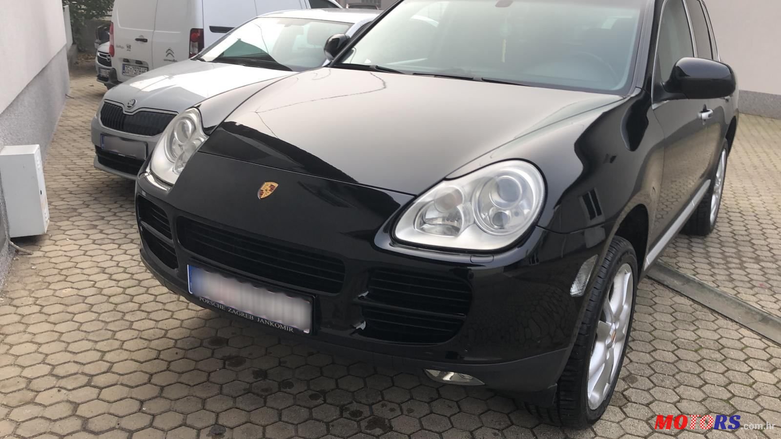 2004' Porsche Cayenne 4,5 V8 photo #1