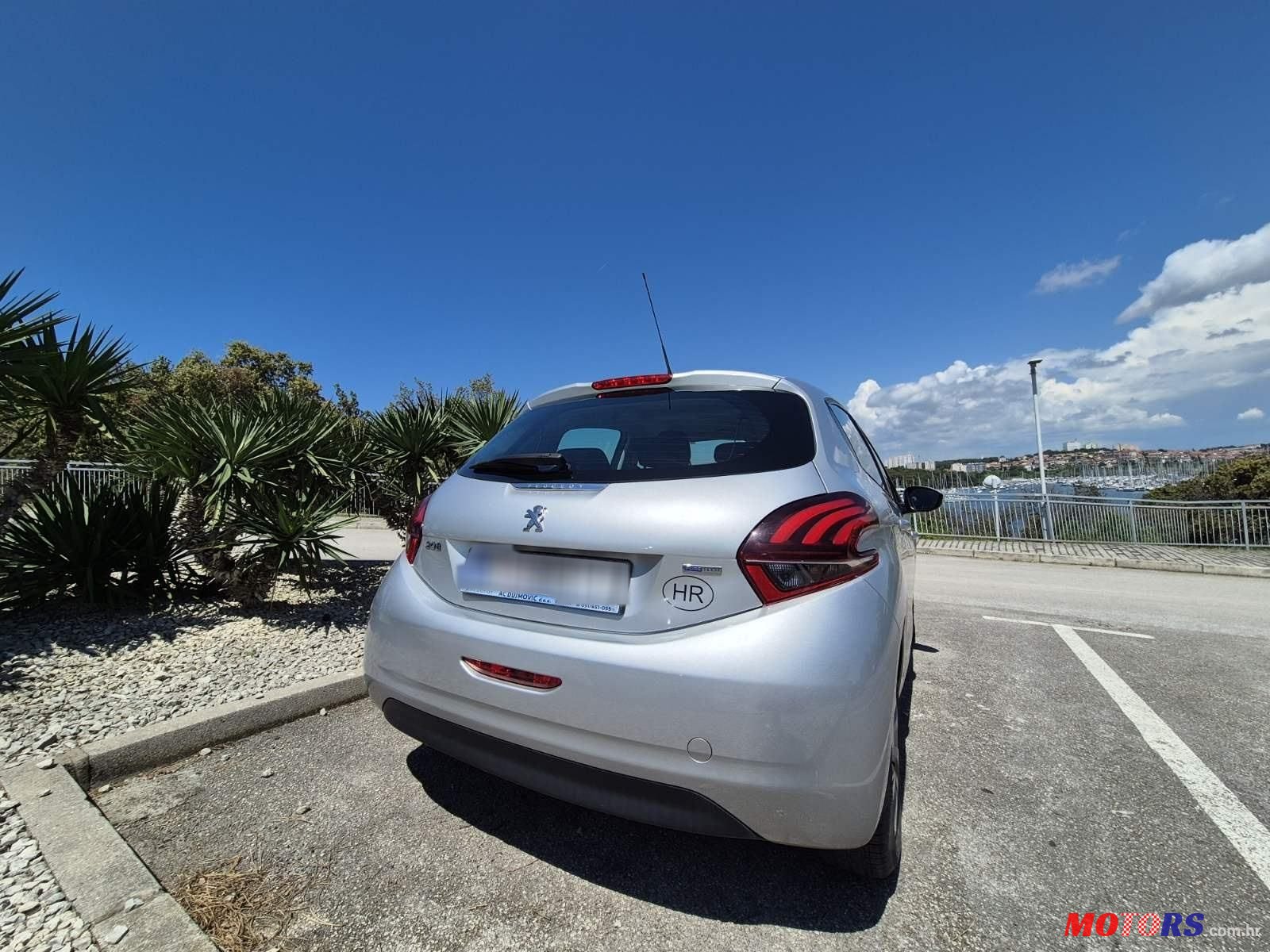 2016' Peugeot 208 1,2 Puretech photo #5