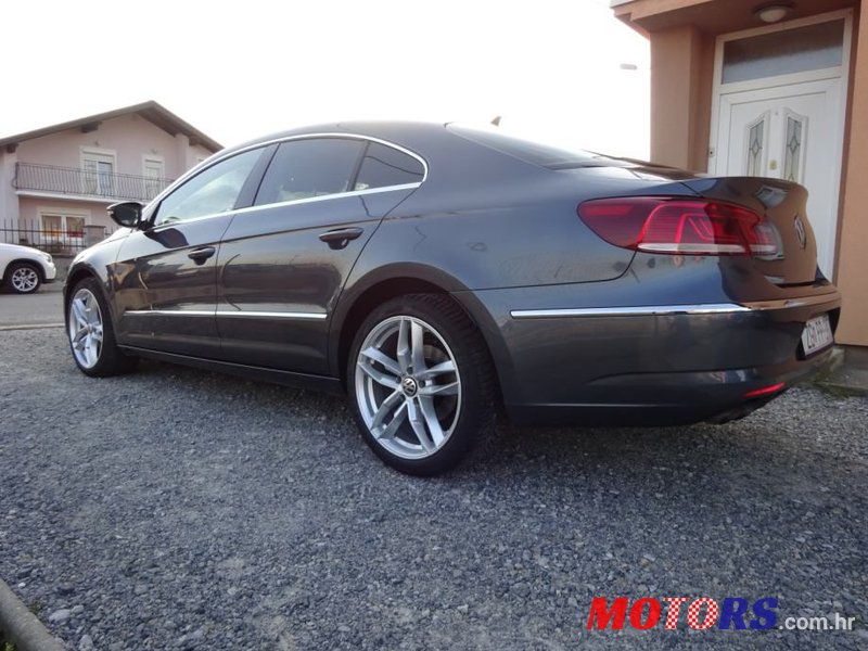 2013' Volkswagen Passat 2.0Tdi photo #3