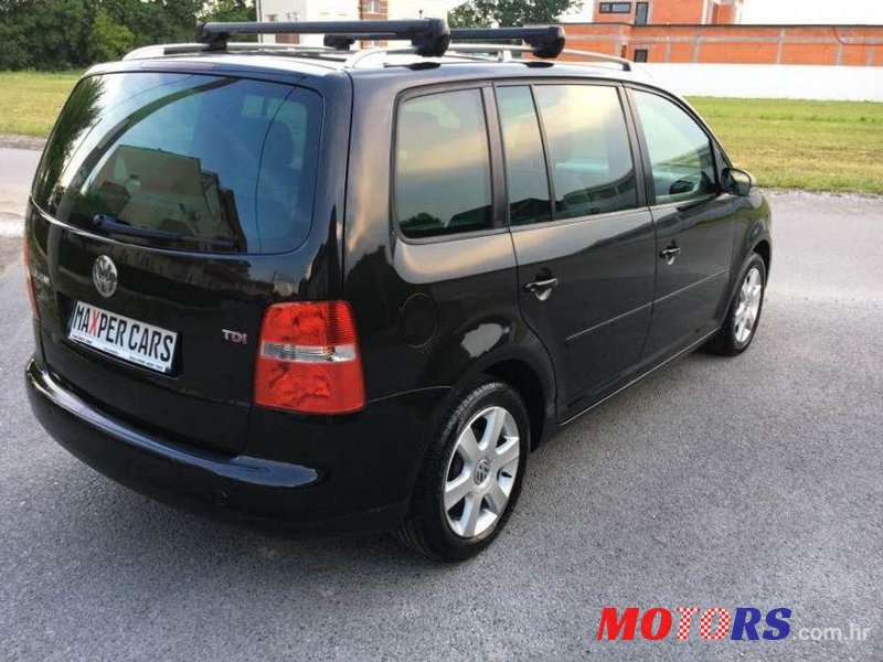 2004' Volkswagen Touran 2,0 Tdi photo #2