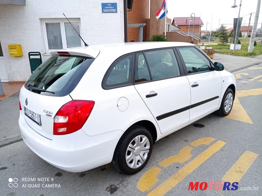 2010' Skoda Fabia 1.6 Tdi Simply photo #5