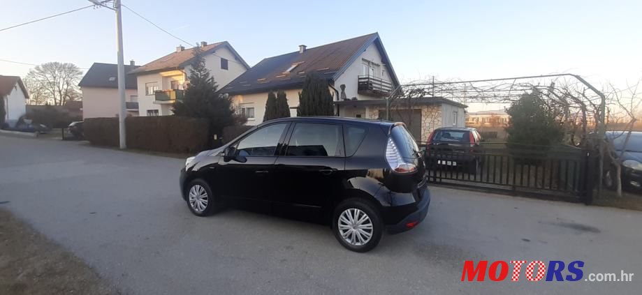 2013' Renault Scenic 1,5 Dci Edc photo #4