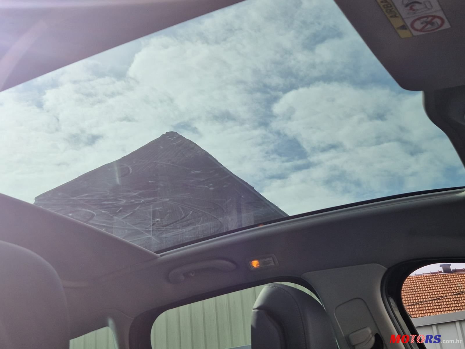 2014' Peugeot 3008 Hybrid4 2,0 Hdi photo #6