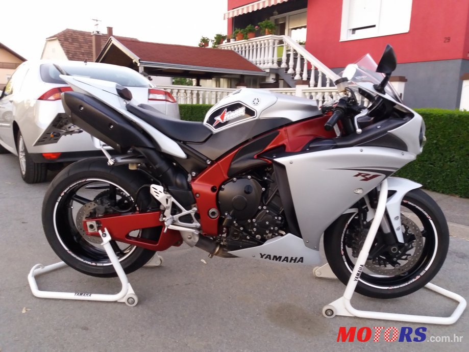 2009' Yamaha R1 rn22 photo #1