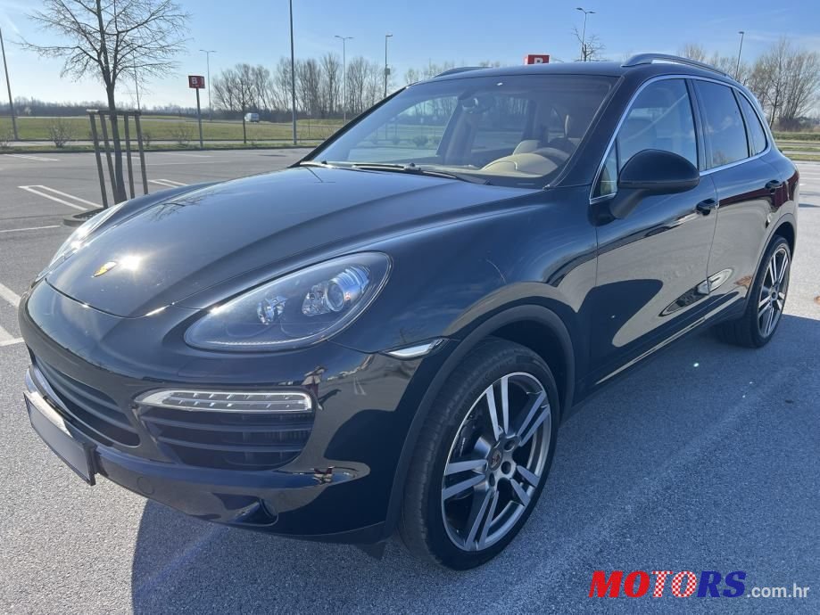 2013' Porsche Cayenne photo #1