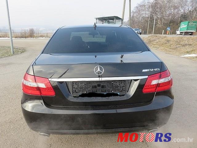 2009' Mercedes-Benz E-Class photo #2
